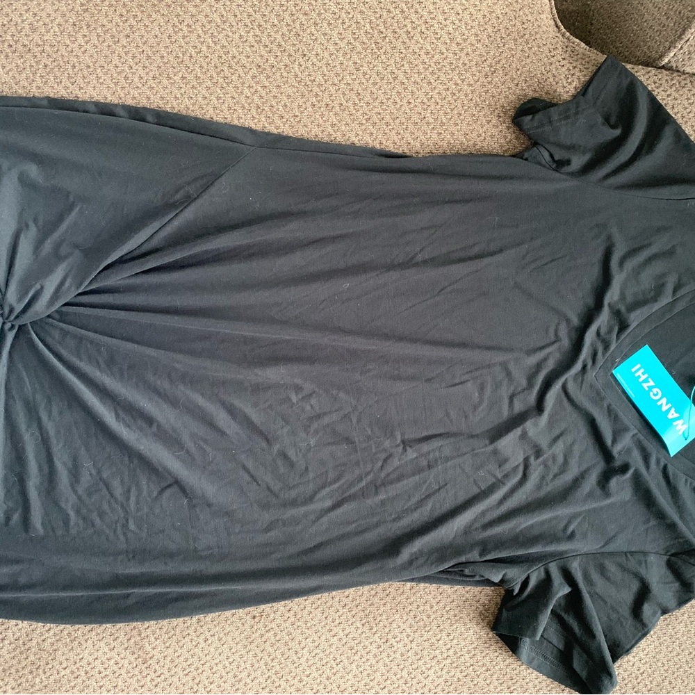 Black v neck dress